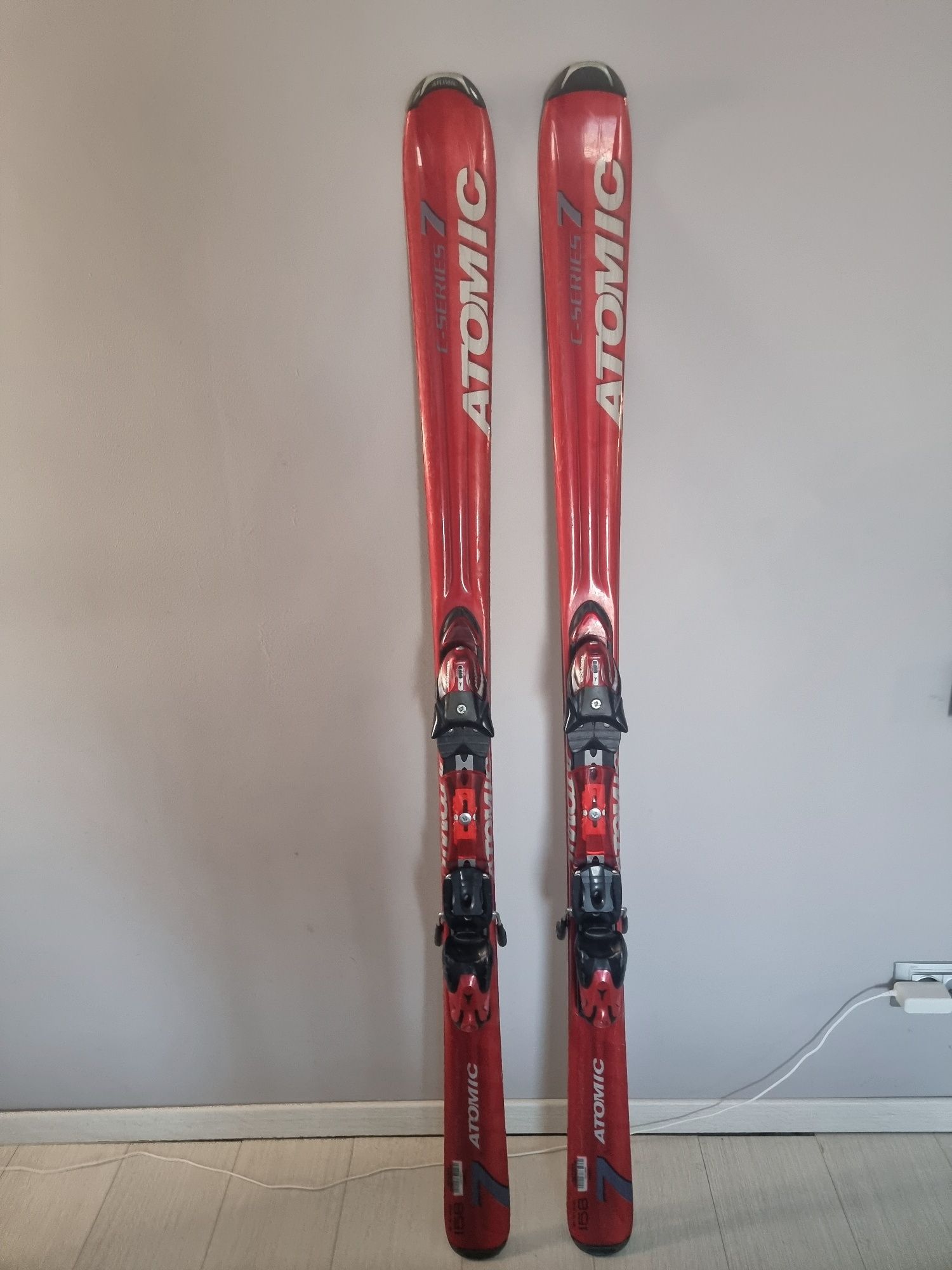 Vând schiuri Atomic 158cm si clăpari Nordica 30.0mm