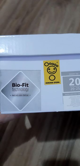 Ghetuțe Cool Club ,Bio-Fit,din piele pentru primii pași măsură 20