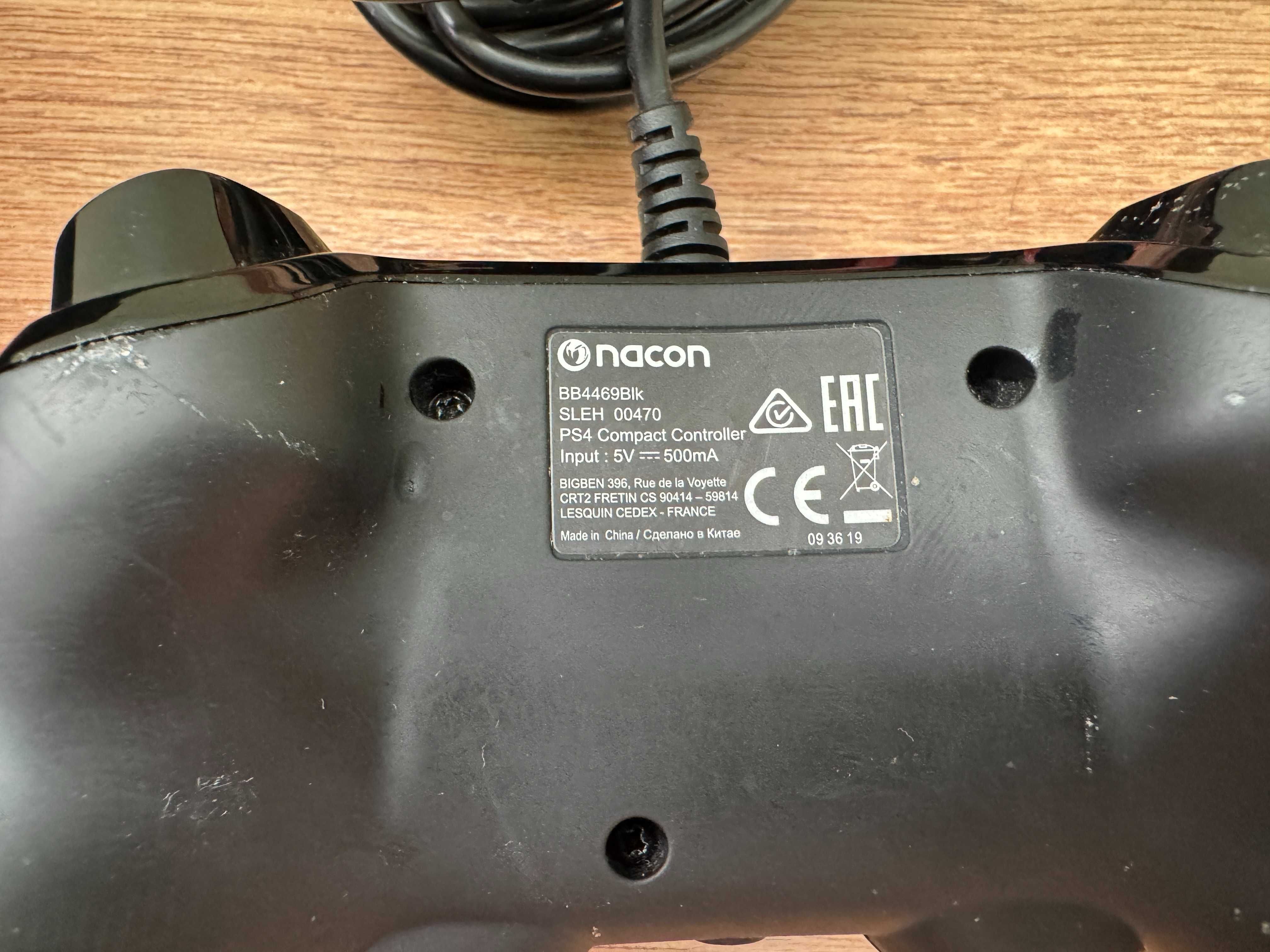 PS4 pro 1TB конзола/ развалено ДВД не чете дискове