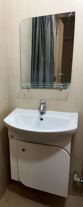 Шкаф за баня с мивка,смесител и отледало