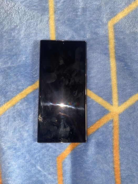 Vand samsung s22 ultra cu ecranul spart