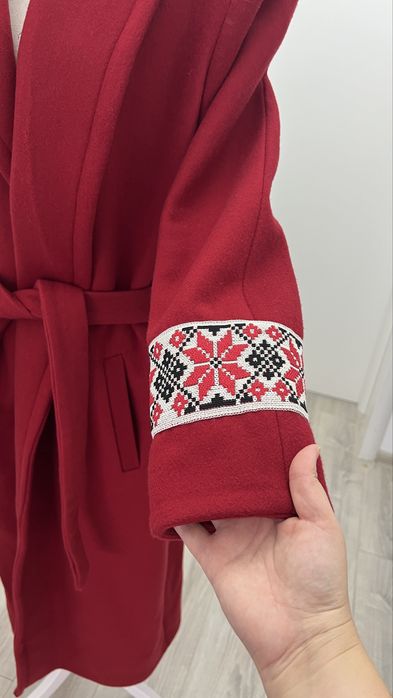 Palton cu detalii traditionale din lana si casmir Melor