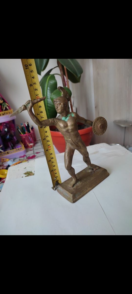 Statueta luptător din bronz