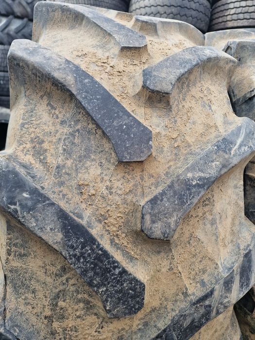 CAUCIUCURI tractor 480/70R24 marca Trelleborg
