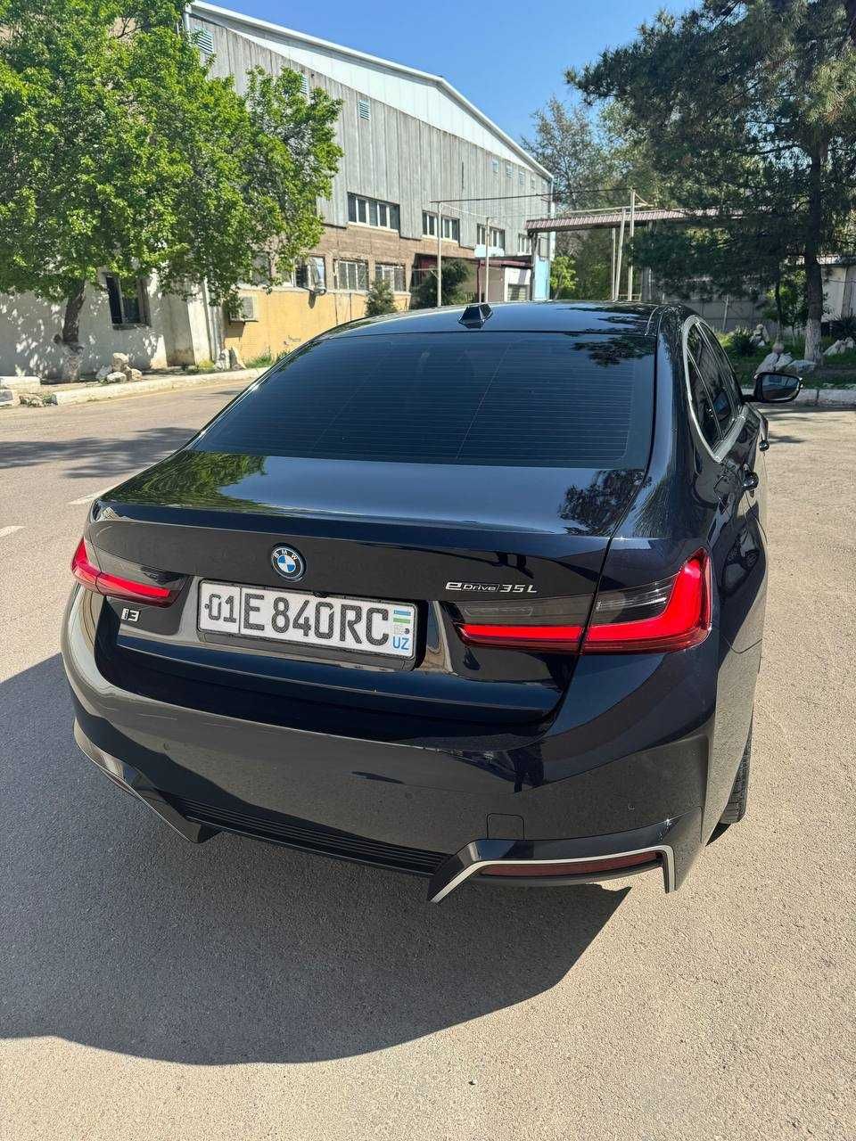 продам свой авто BMW i3 электромобиль