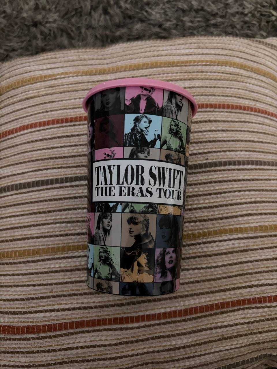 Taylor Swift - ексклузивни дискове, мърч и книги