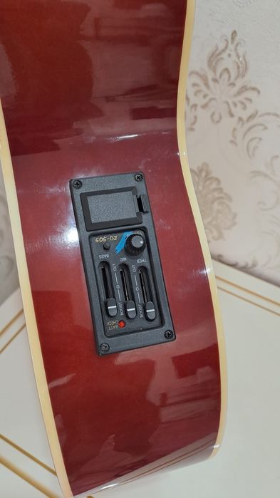 Гитара полу электронный