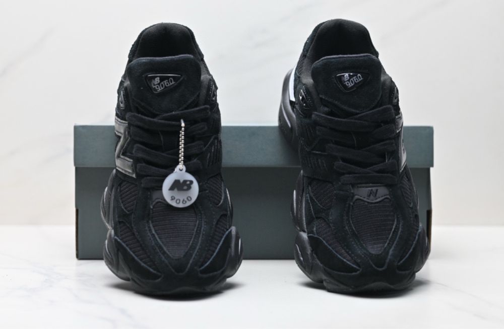 New Balance 9060 - Triple Black