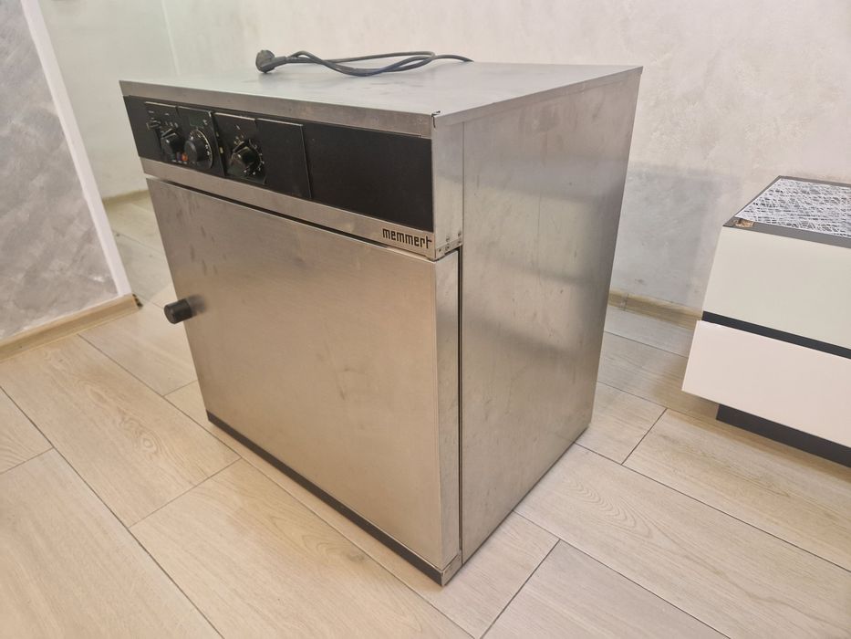 Incubator/etuva(cuptor de incalzire/uscare)Echipament de sterilizare