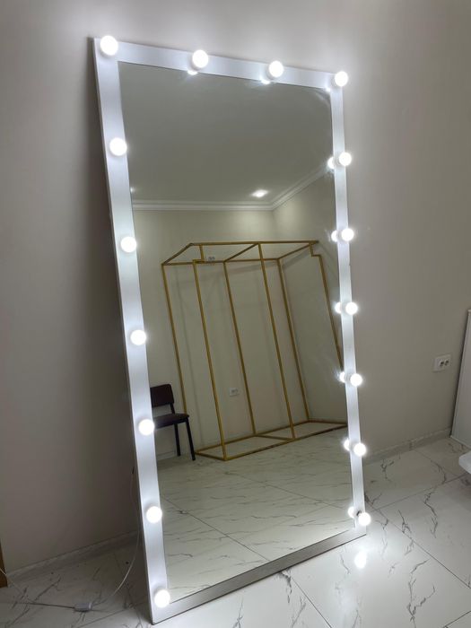 Зеркало светящий, большой