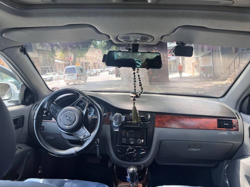 Автомобиль Лассети