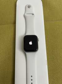 Vand Apple Watch 8 series, Silver, 41 mm, impecabil in garantie