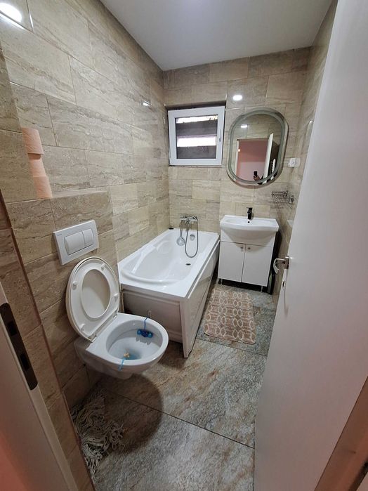 Apartament 2 camere Petroșani • Renovat • Mobilat • Centrală proprie •