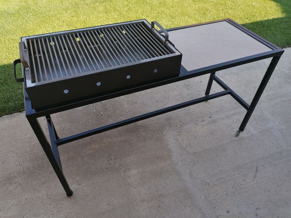 Gratar cu dimensiunea 70cm/45cm