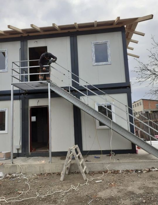 Vând scarii metalice zincate exterioare și pentru incendii , platforme