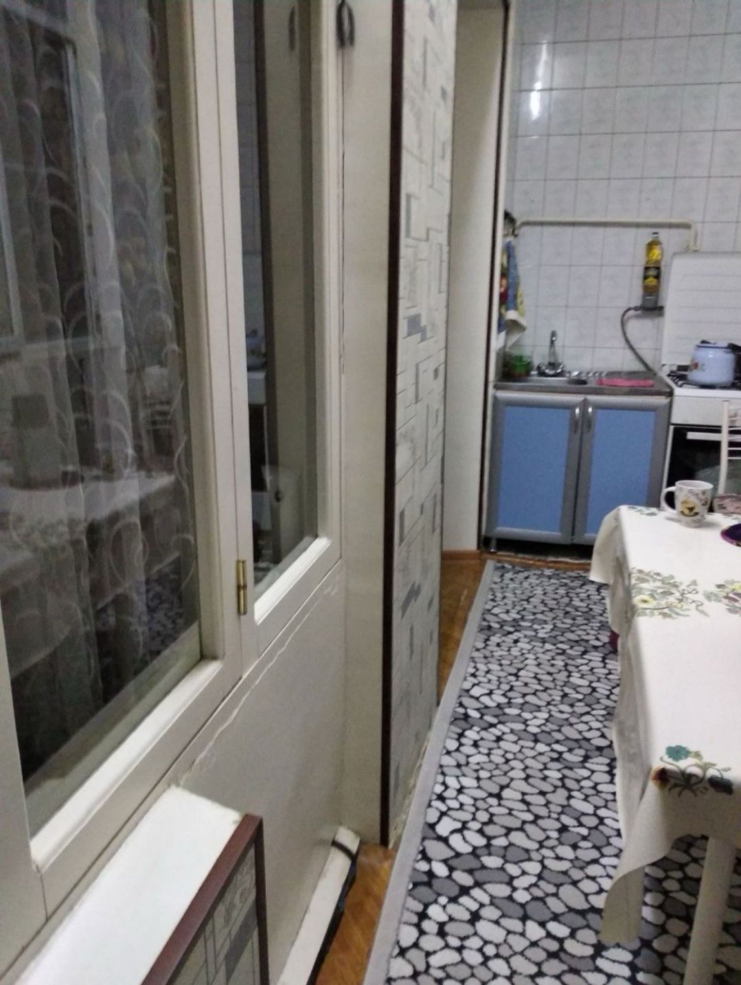 Продажа 3/1/4 на Юнусабад-13, (Ахмад дониш)3 хонали сотилади