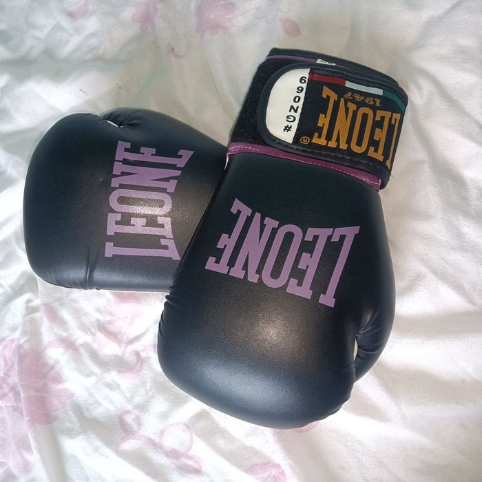 Mănuși noi box ridicare personala in zona circa 13 poliție sector 3