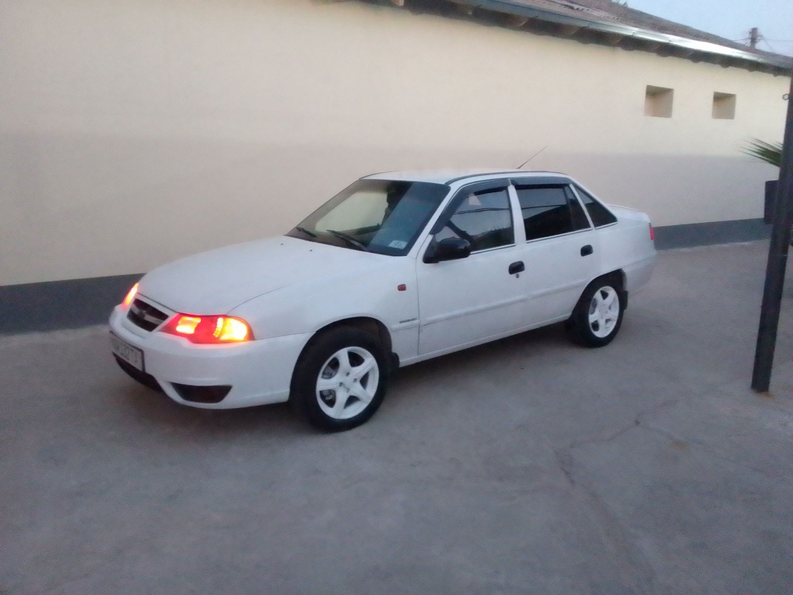 Nexia 2 yili 2011 narxi 50mln variant barter bor