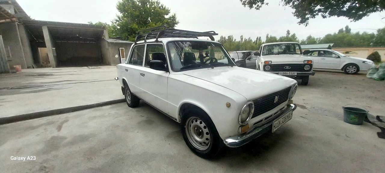 Vaz 21 011 sotiladi benzin