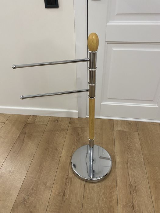 Вешалка и подставка для полотенец