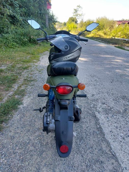 Scuter Aprilia scarabeo