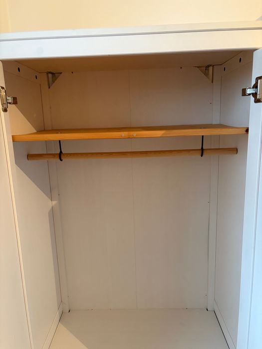 Dulap lemn pentru camera copilului