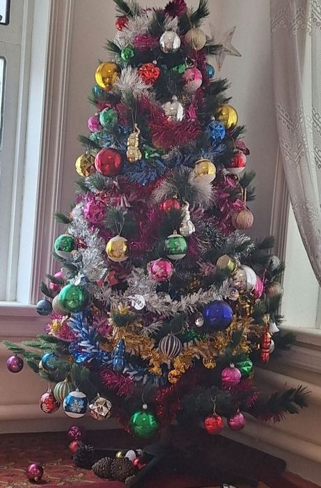 Новогодние ёлка продаётся