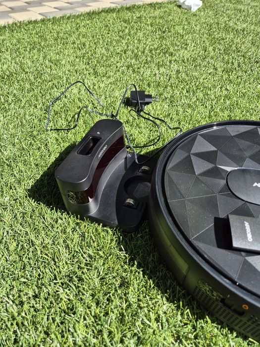 Aspirator de curățenie "Air Robo"