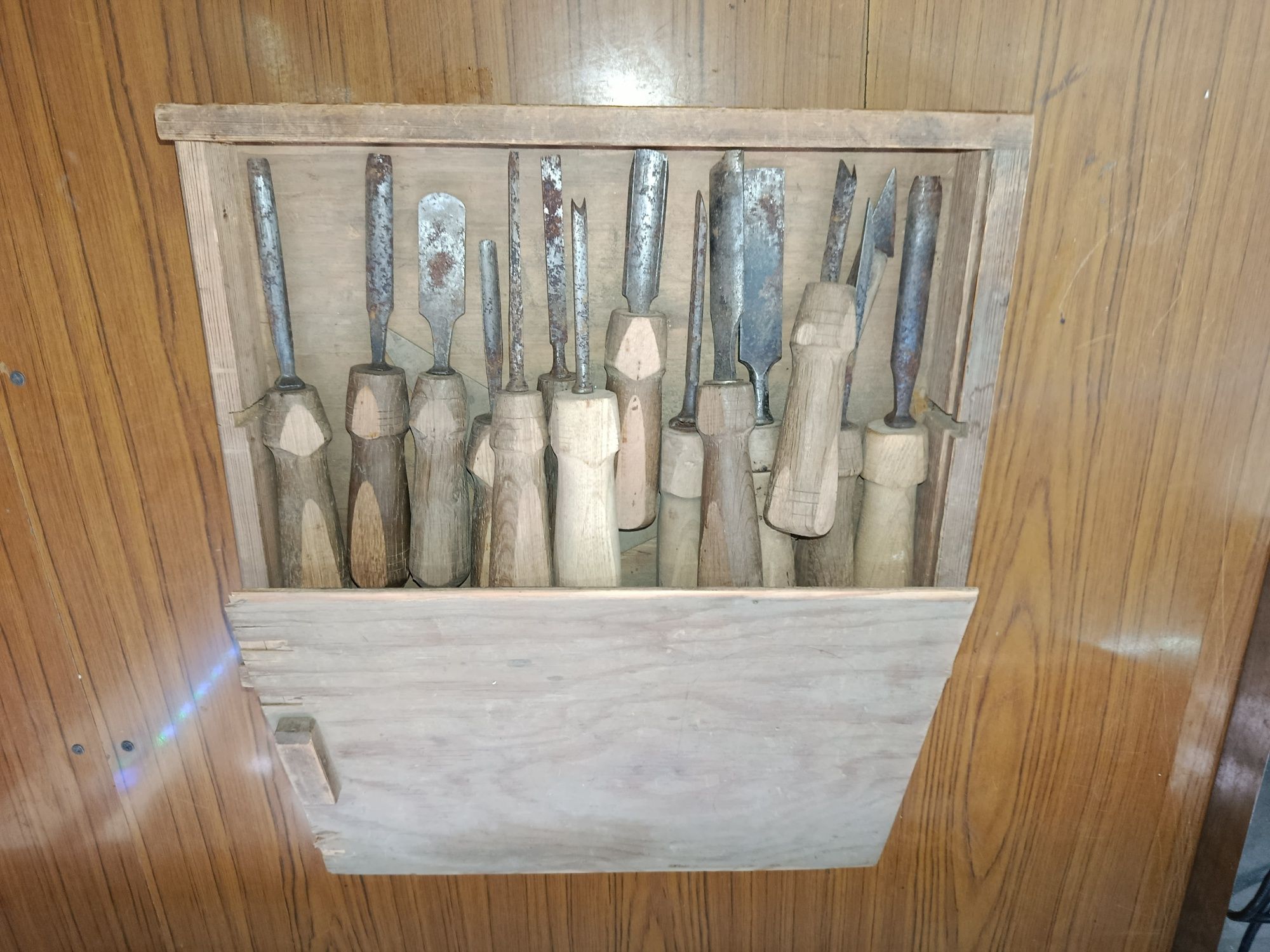 Стамески с деревянными ручками
