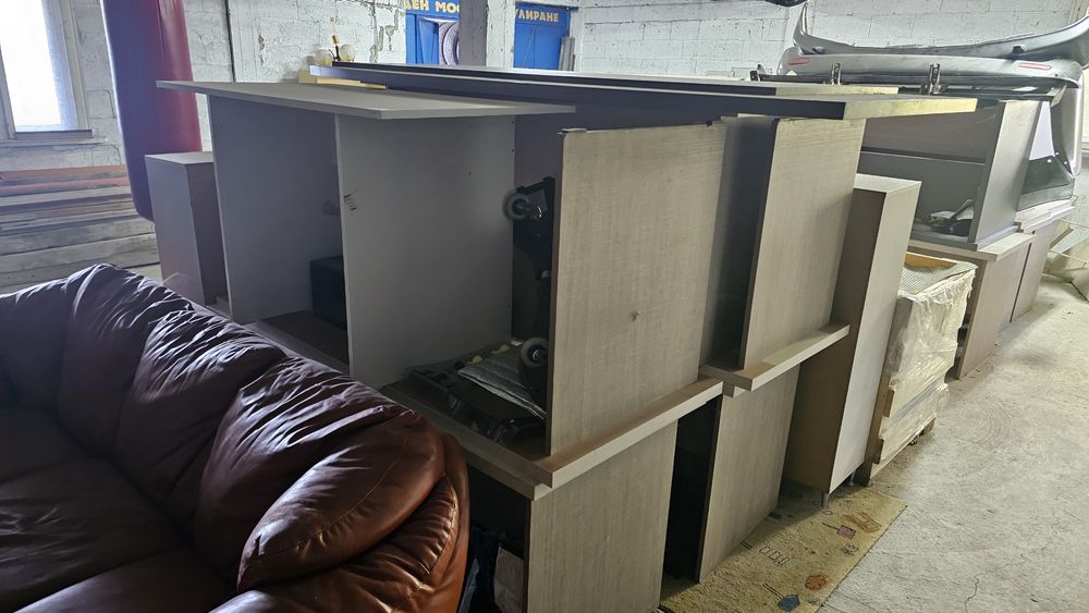 Модерно геймърско/офис бюро бройки– стабилно, стилно, перфектно за сет