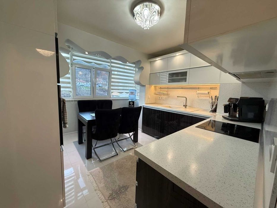 Продава се Двустаен апартамент в Шумен, Боян Българанов 1 - 68 кв.м за 1913 €/кв.м - Снимка #4