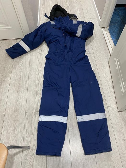 Спец одежда Продам зимний комбинезон