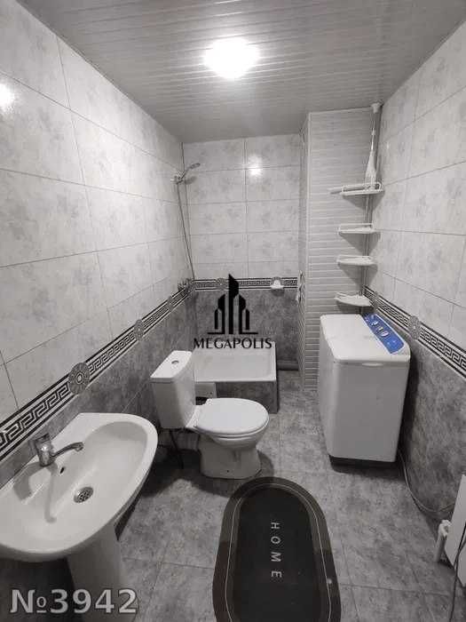 №3942 7 mikr 1 xonali kvartira sotiladi