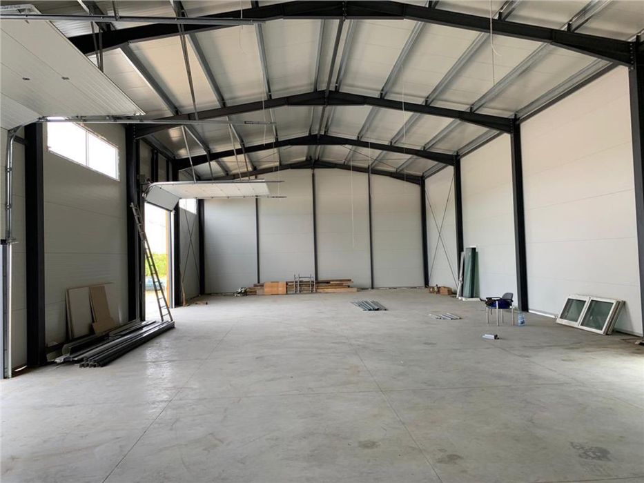 Vand hala metalica 11m x 23m complecta cu panou sandwich