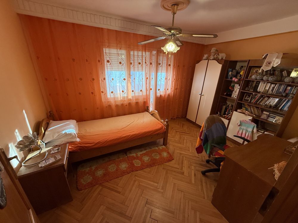Ofer spre Vanzare Apartament 3 Camere Micro 16 Etaj 3