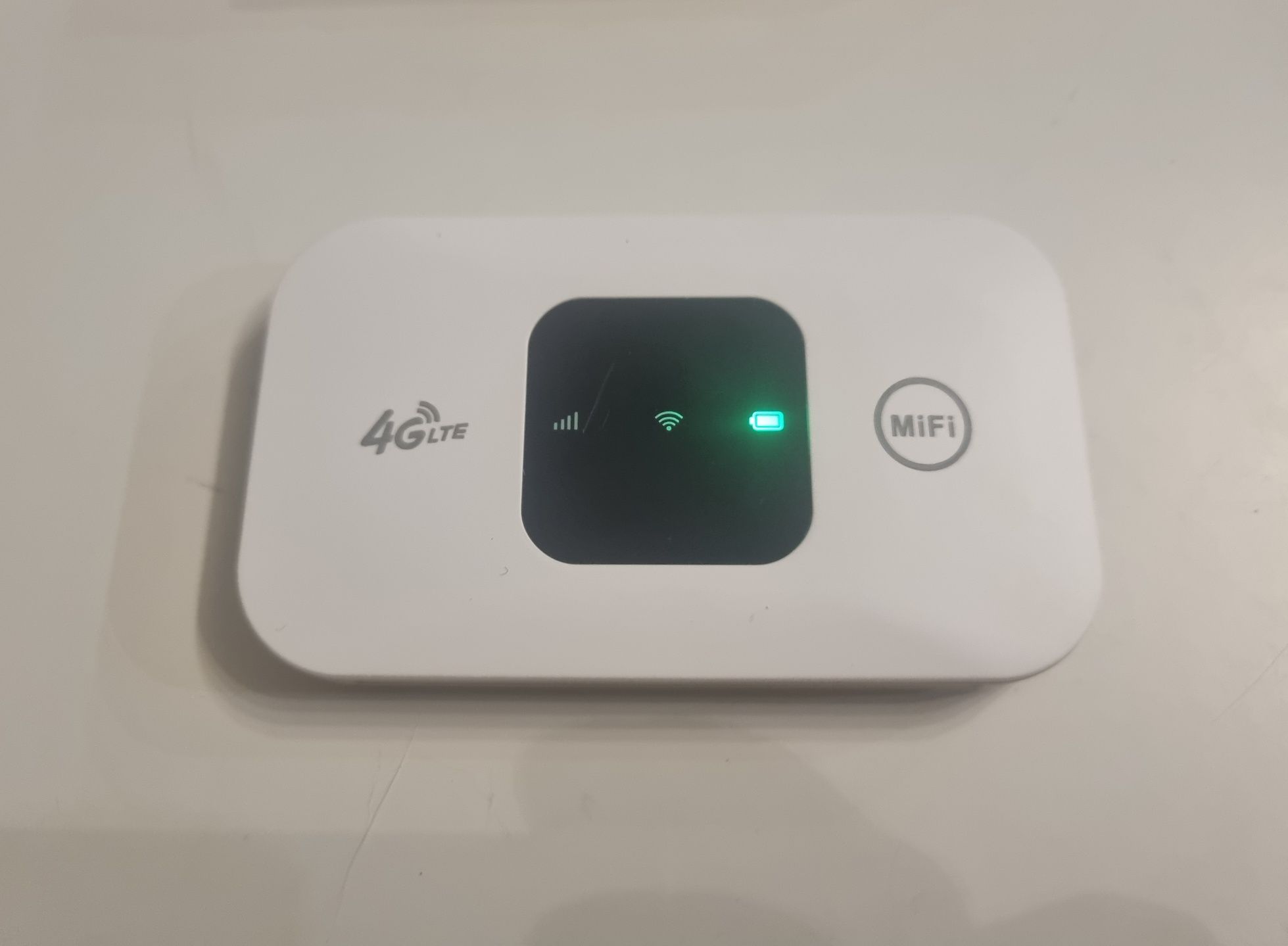 Бисквитка 4G LTE 150Mbps Mobile WiFi модем