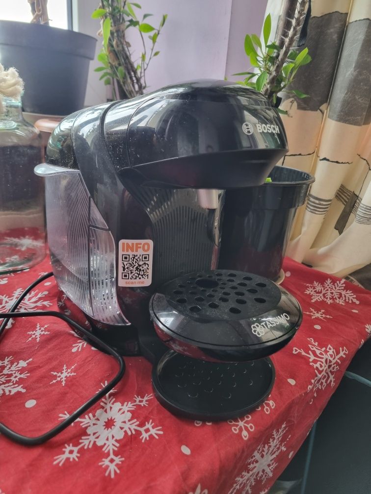 Aparat de cafea cu pastile Tassimo Dolce Gusto