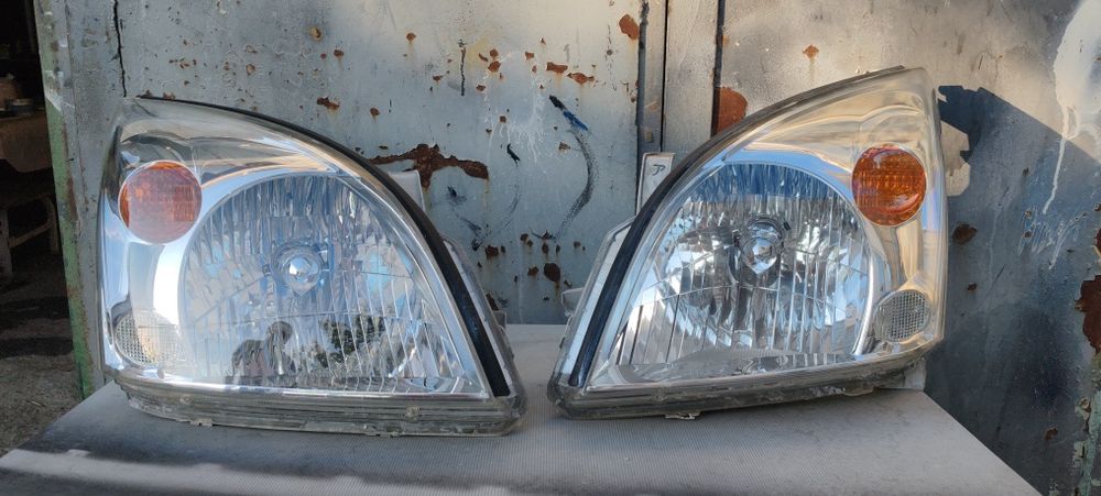Оригинальные фары Toyota от Прадо 120