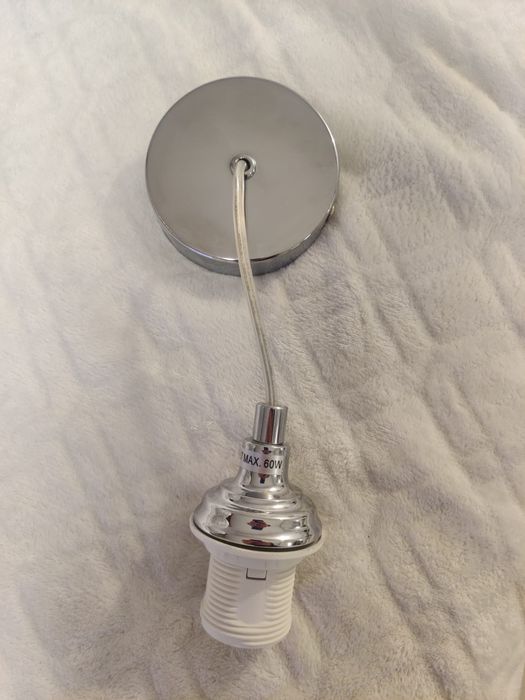 Lustrǎ modernǎ - metalica de tip pendul