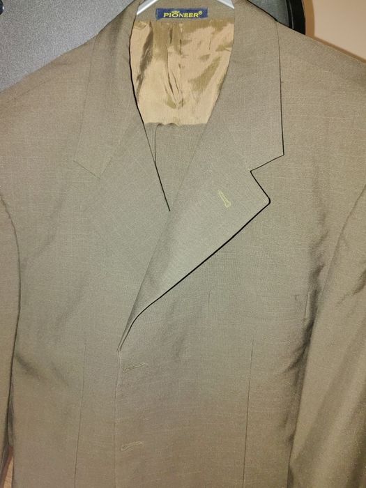 Продаётся мужской костюм