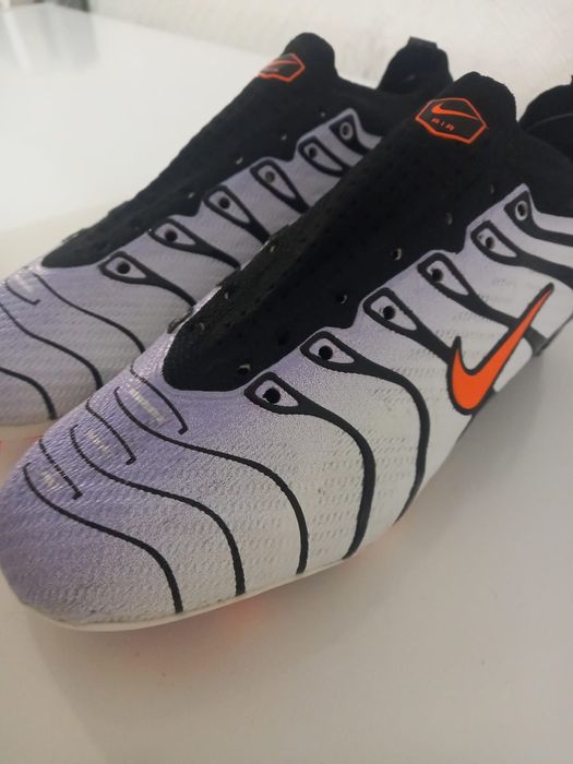 Продам бутсы новые