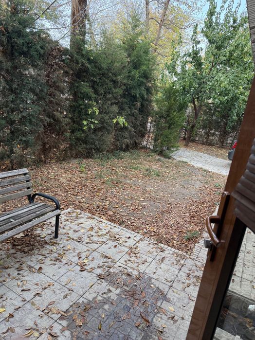 Продается трех комнатная квартира