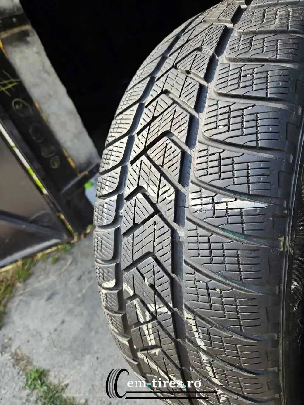 SET 4 Anvelope Iarna 235/55 R18 PIRELLI Scorpion Winter 104H