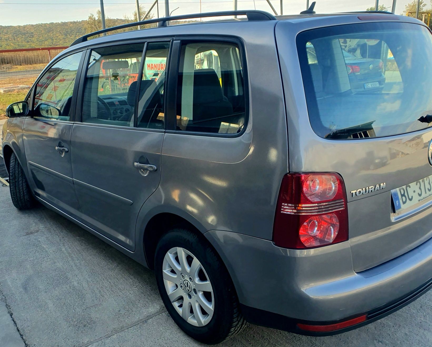 Volkswagen Touran • 2009 • 1.9 Diesel •  Facelift