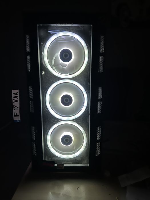 Vând PC Gaming - Nvidia GeForce RTX 3050 8GB GDDR6, 16GB RAM Stare Pf.