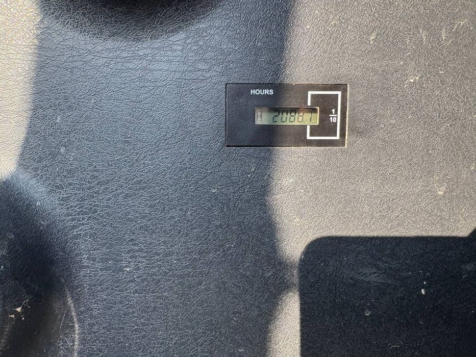 СРОЧНО! Сотилади экскаватор йили 2014 ХУНДАЙ 300 лик (Гусеничный)