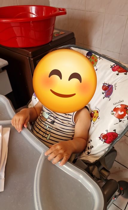Vând scaun de masă bebe