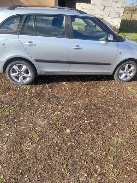 Vând Skoda fabia