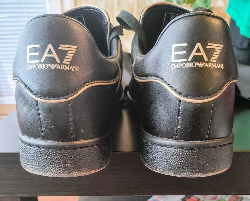 Emporio Armani.Естествена кожа