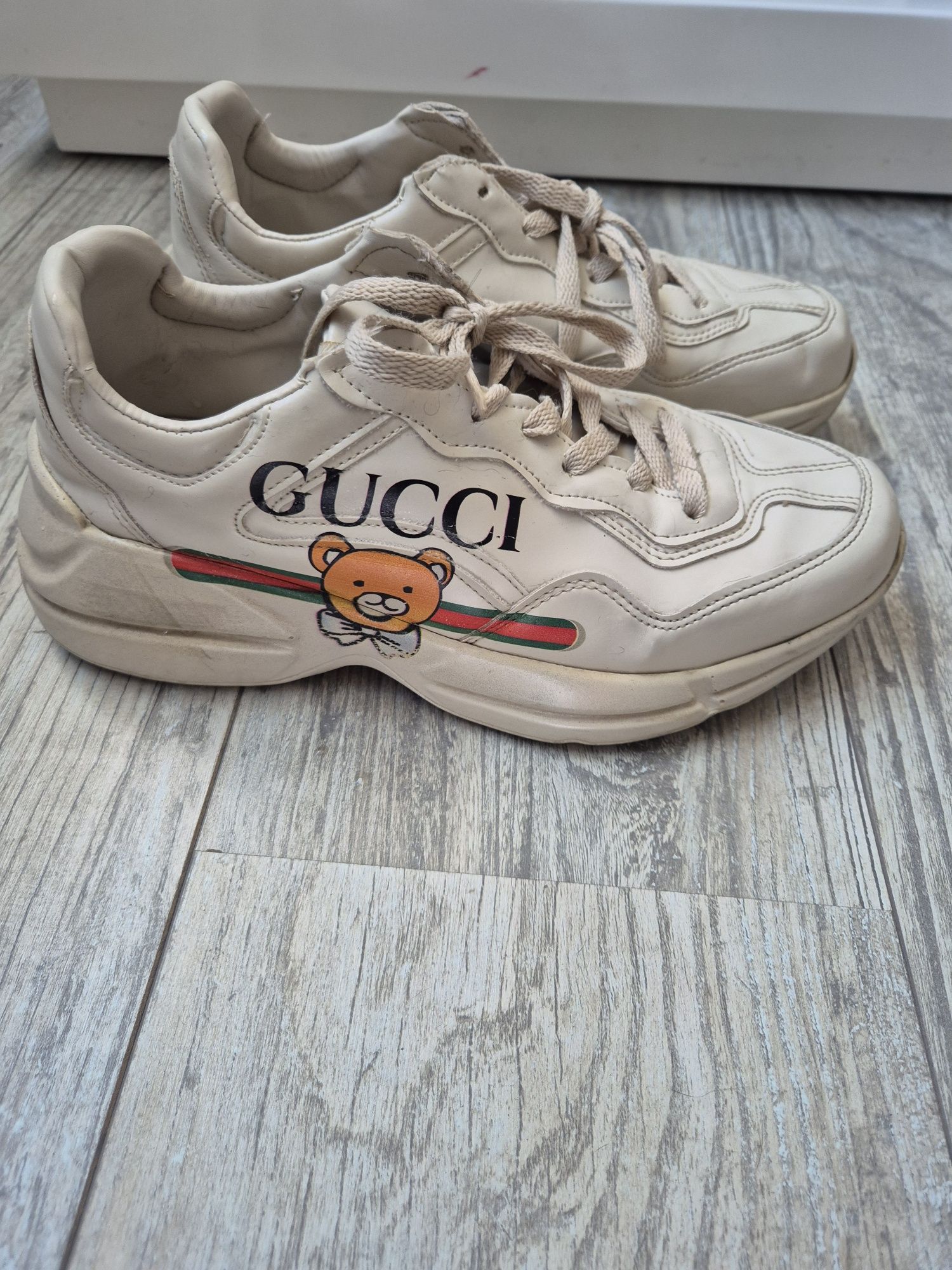 Gucci Маратонки с мече